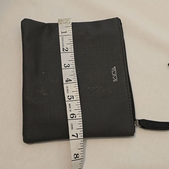 Tummi by delta toiletries travel bag. - Picture 5 of 6